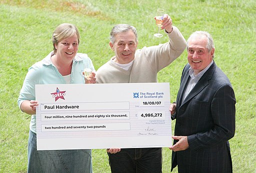 Neil Bennett, CC BY-SA 2.0 <https://creativecommons.org/licenses/by-sa/2.0>, via Wikimedia Commons